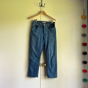 Levi’s Wedgie Straight Jeans in Medium Wash Denim